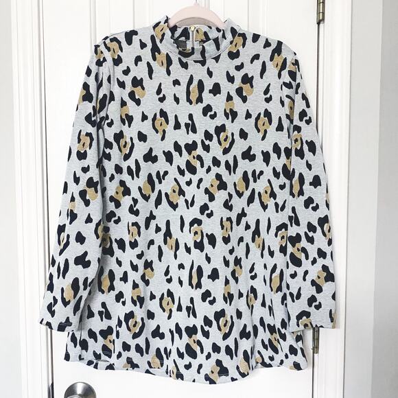 VERSONA • Gray Leopard Animal Print Mock Neck Ling Sleeve Top - Picture 1 of 7